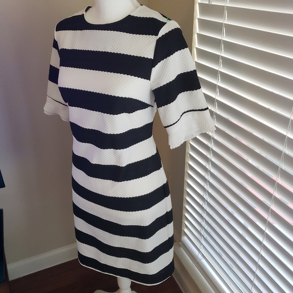 New York & company dress size S black and white - Picture 3 of 12